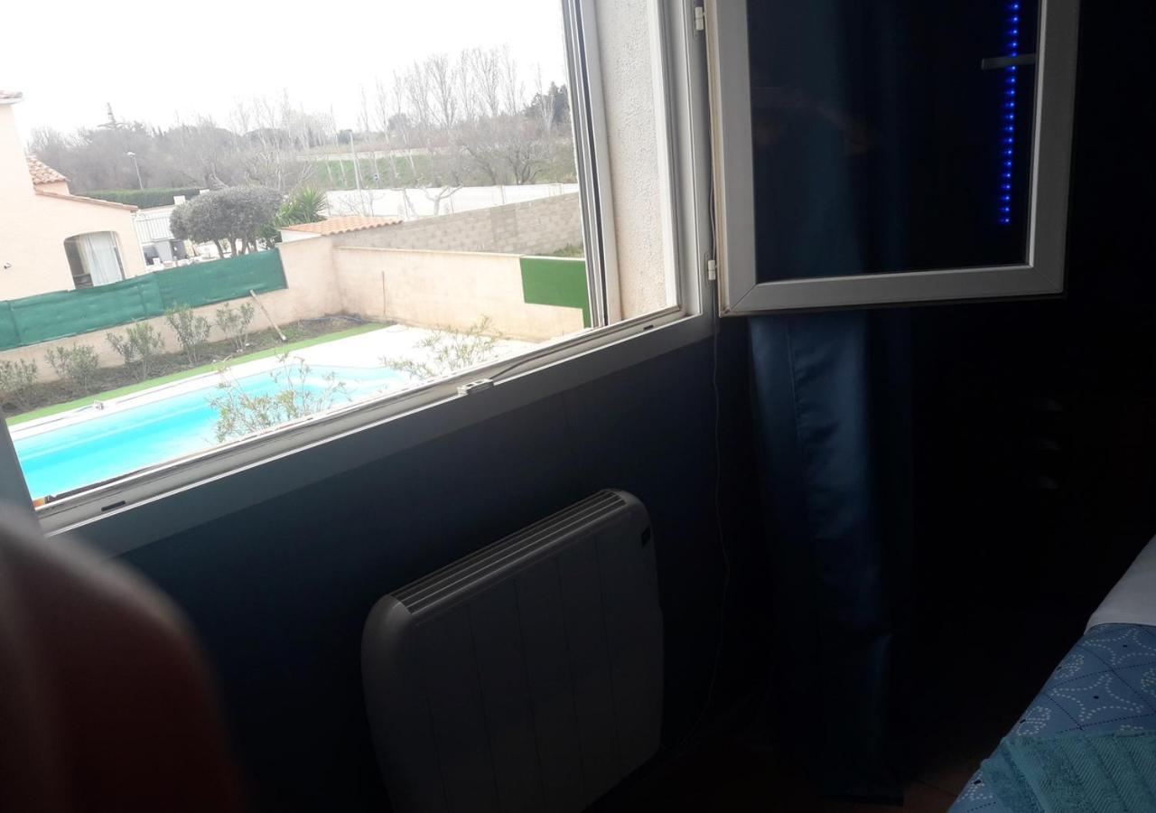 Villa Avec Plage A Pied Et Grande Piscine Sainte-Marie-la-Mer Luaran gambar