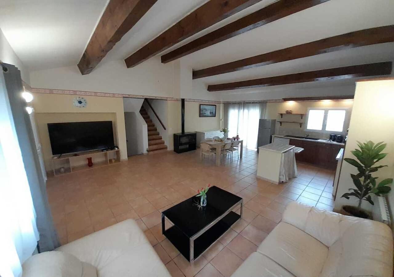 Villa Avec Plage A Pied Et Grande Piscine Sainte-Marie-la-Mer Luaran gambar