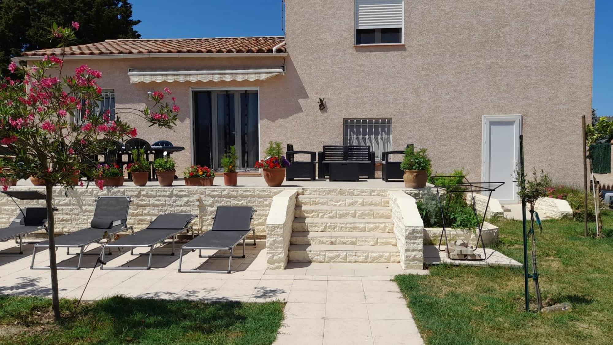 Villa Avec Plage A Pied Et Grande Piscine Sainte-Marie-la-Mer Luaran gambar